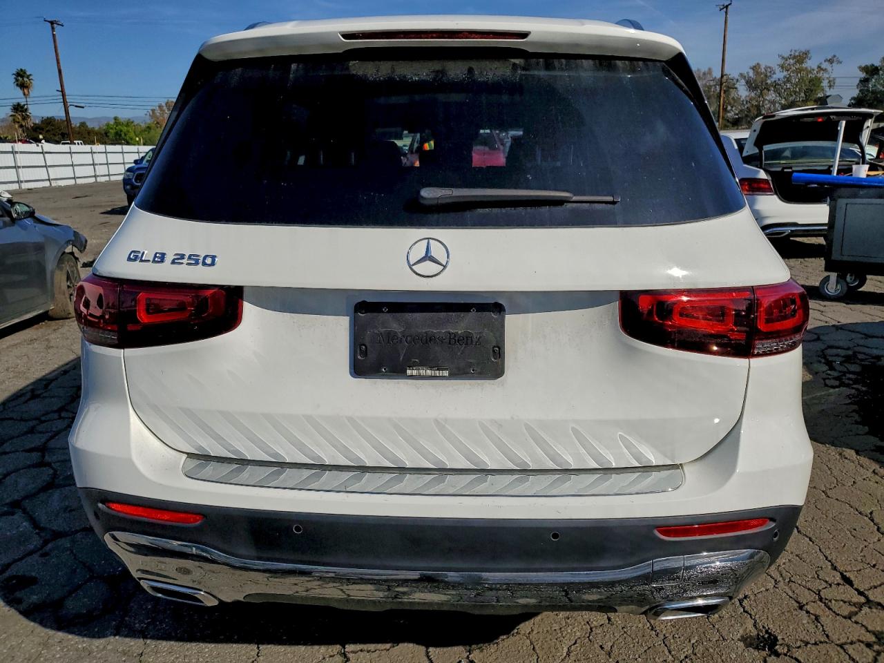 Mercedes-Benz GLB 250 Image 8