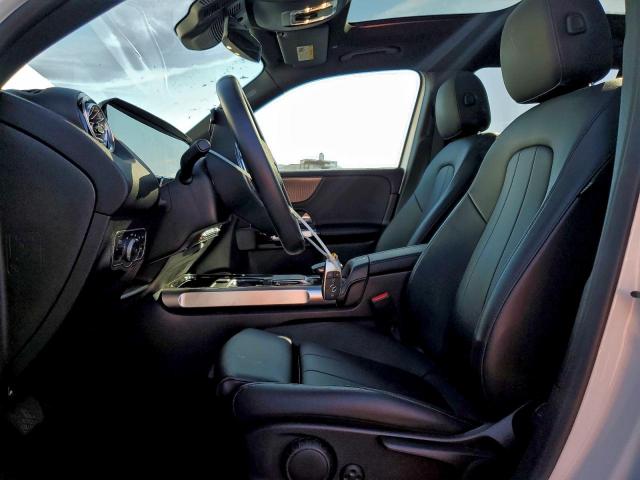 Mercedes-Benz GLB 250 Image 12