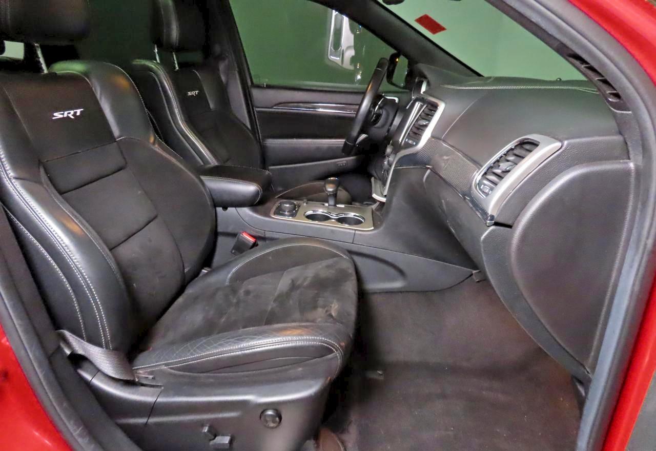Jeep Grand Cherokee Srt-8 Image 3