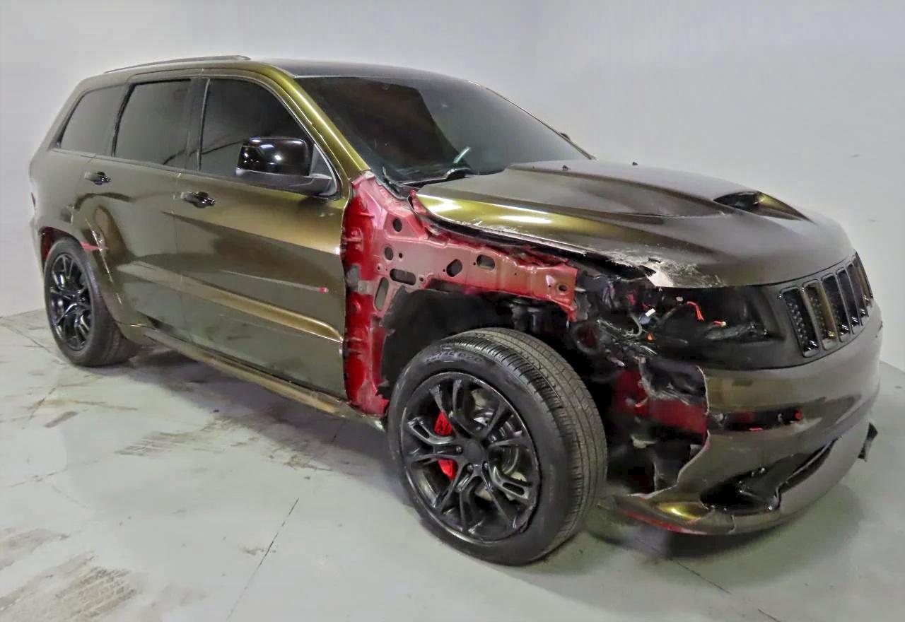 Jeep Grand Cherokee Srt-8 Image 9