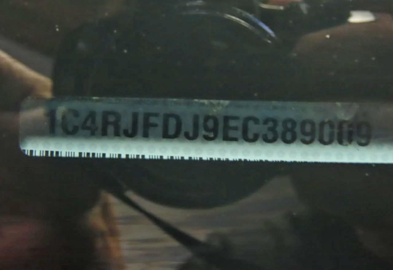 Jeep Grand Cherokee Srt-8 Image 11