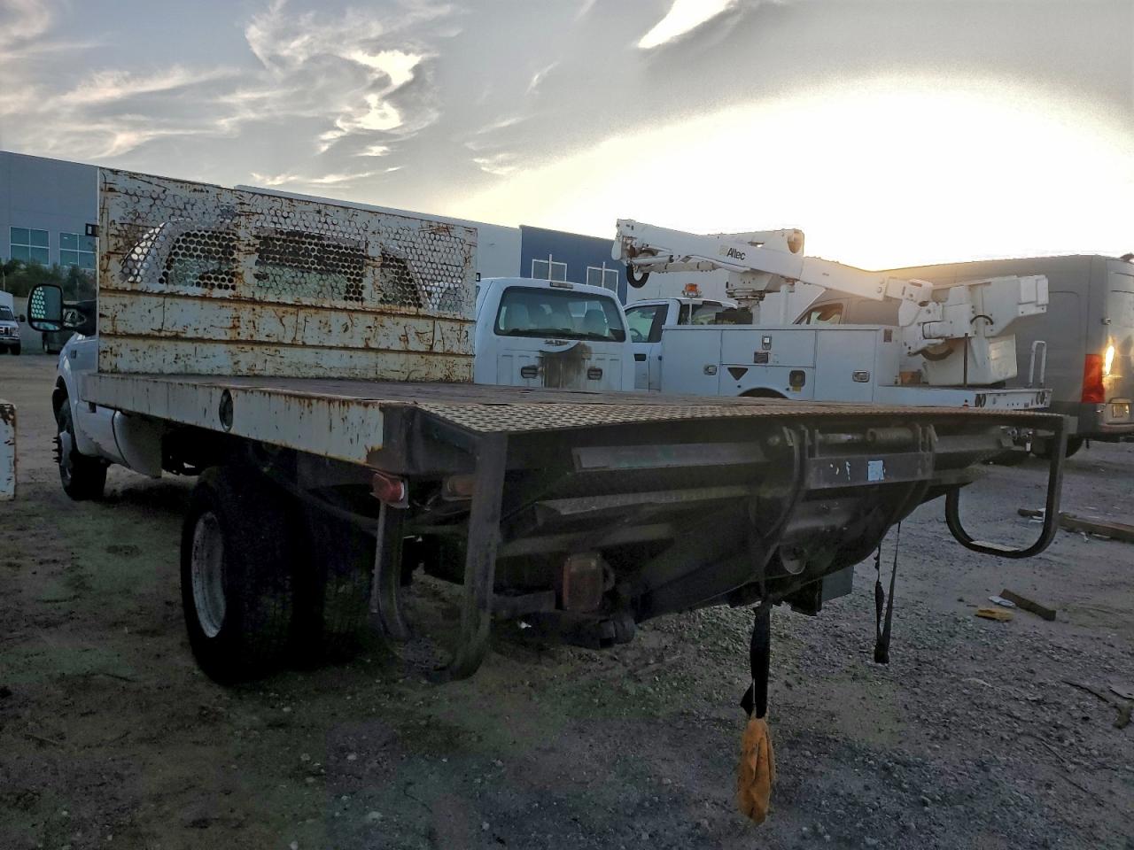 Ford F-350 Super Duty Image 8