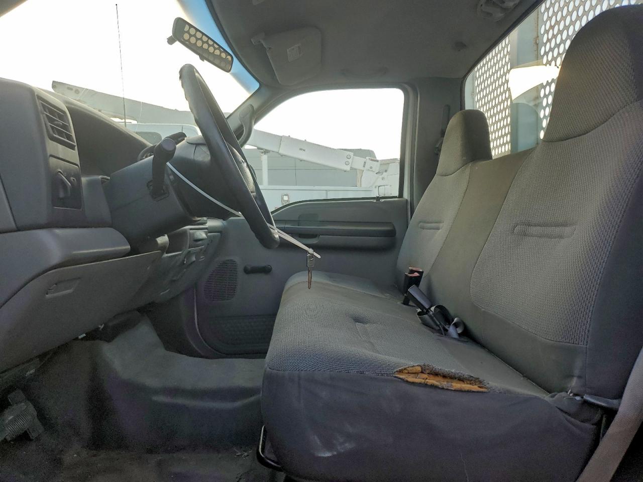 Ford F-350 Super Duty Image 7