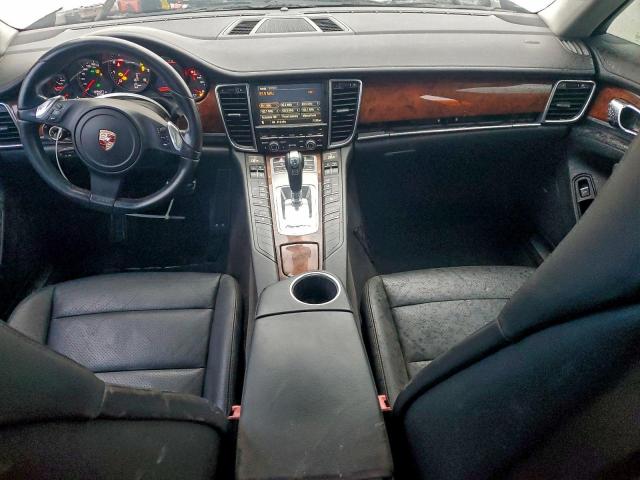 Porsche Panamera 2 Image 11