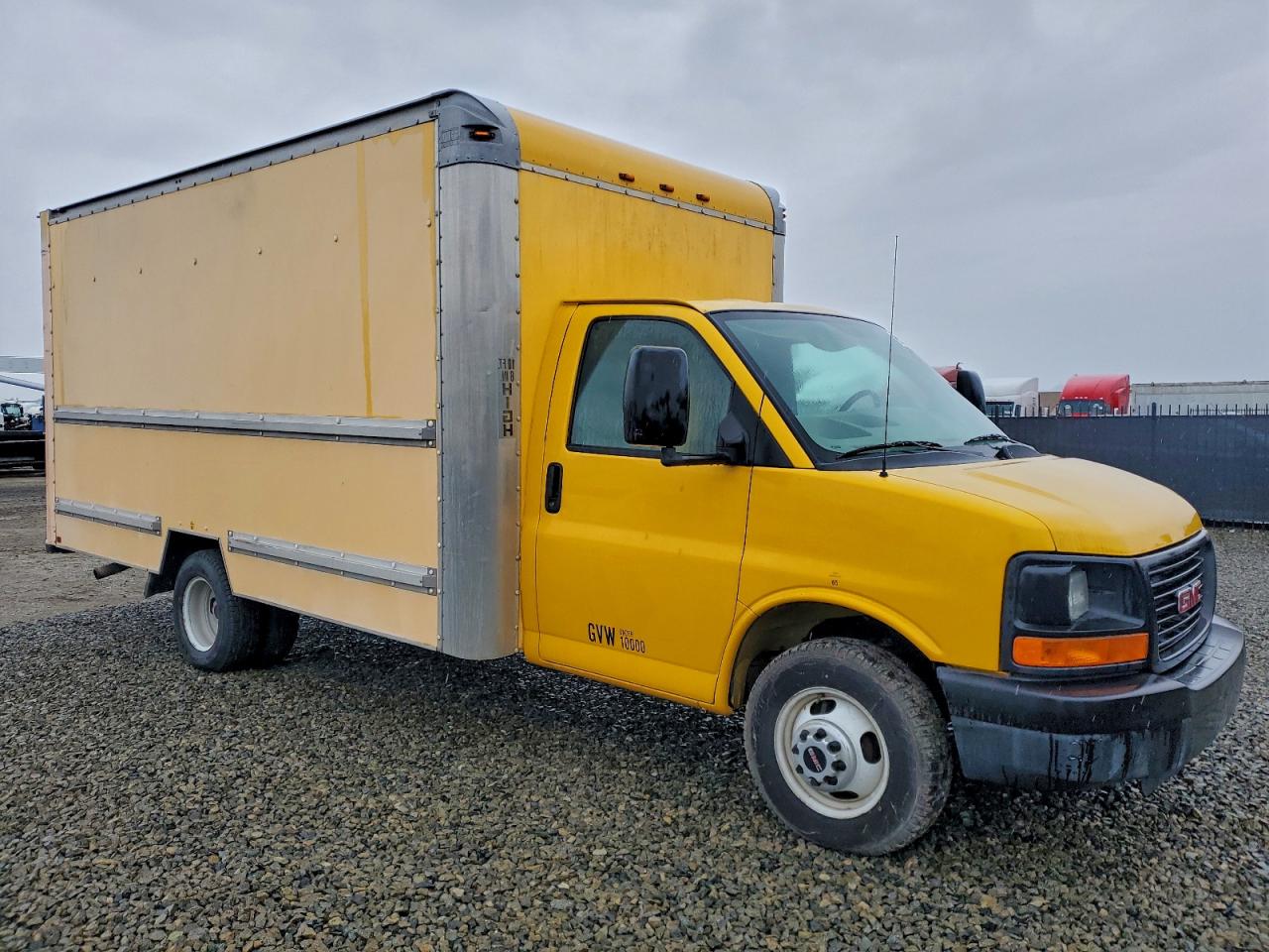 GMC Savana Cutaway G3500 Image 11