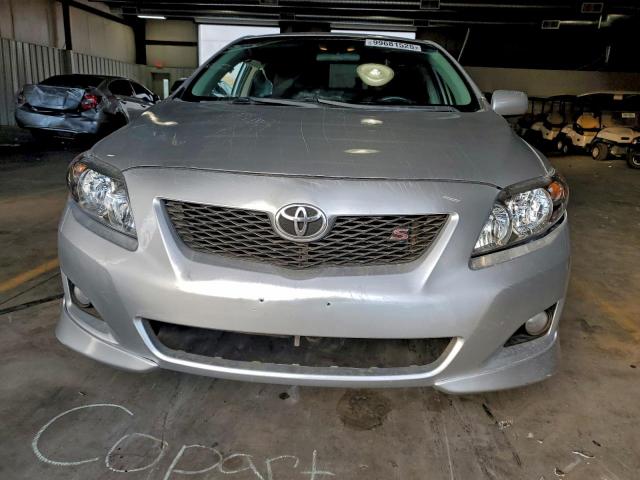 Toyota Corolla Base Image 8