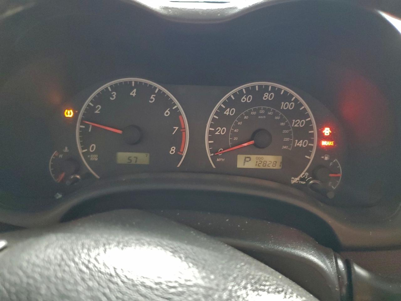 Toyota Corolla Base Image 6