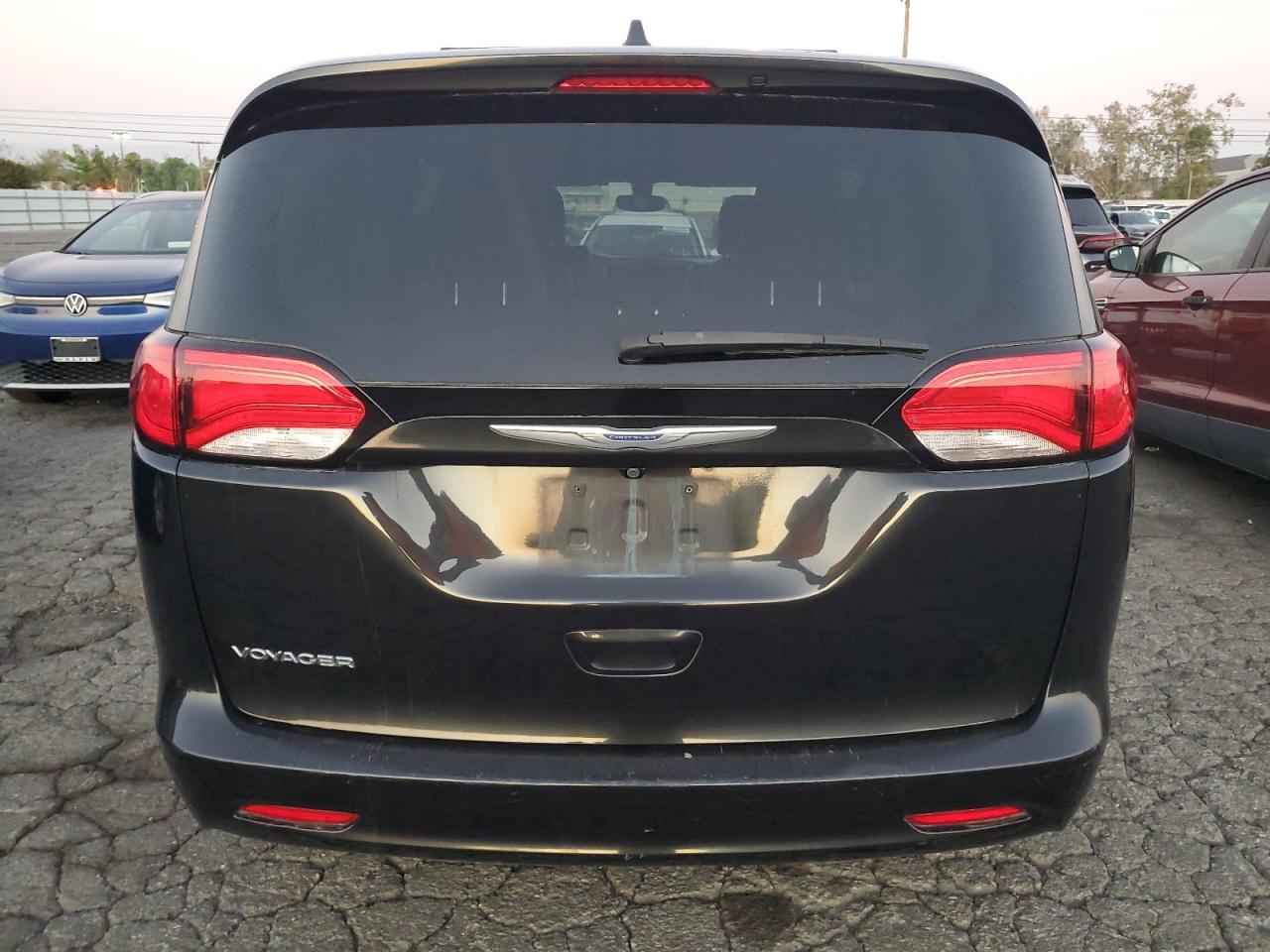 Chrysler Minivan Lxi Image 4