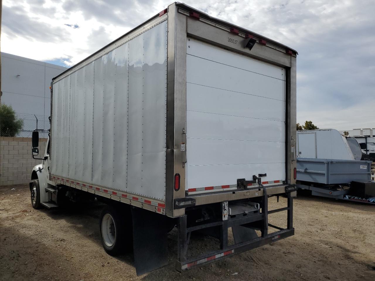 Freightliner M2 106 Medium Duty Image 2