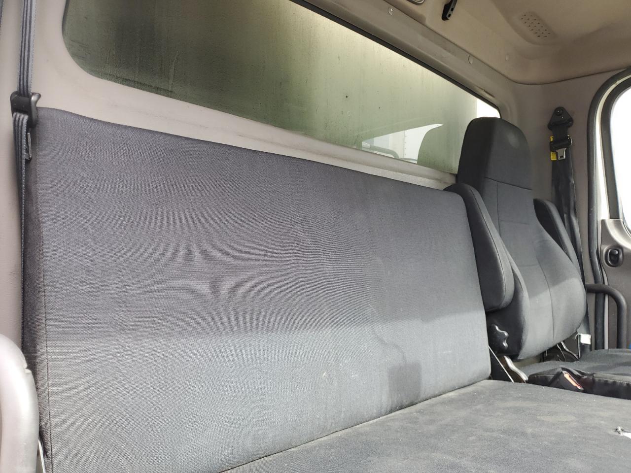 Freightliner M2 106 Medium Duty Image 9