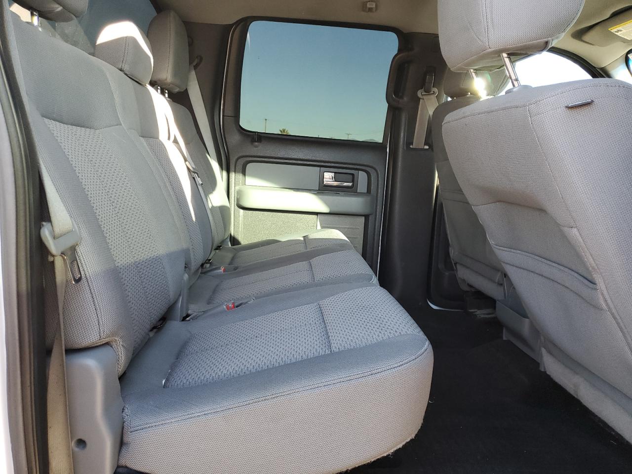 Ford F-150 Supercrew Image 8