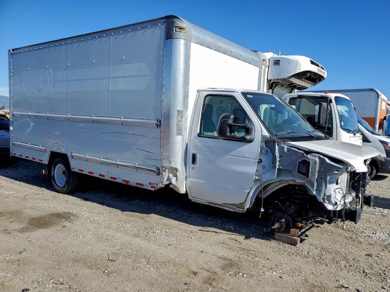 Ford Econoline E350 Super Duty Cutaway Van Image 1