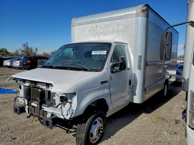 Ford Econoline E350 Super Duty Cutaway Van Image 8