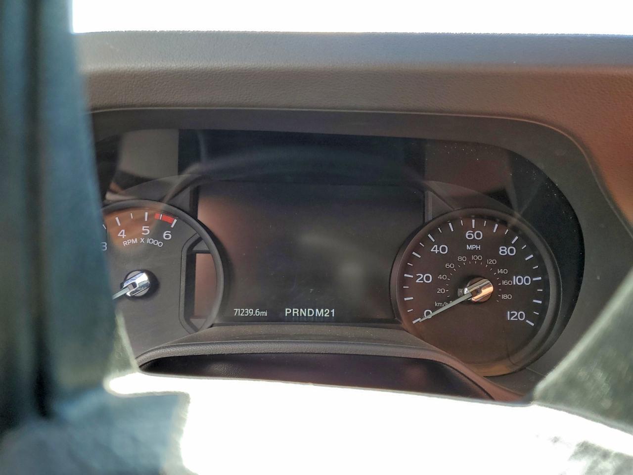 Ford Econoline E350 Super Duty Cutaway Van Image 5