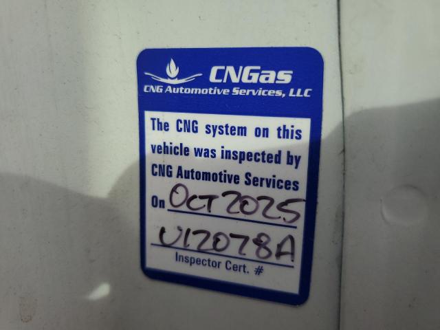 Chevrolet Express Image 11