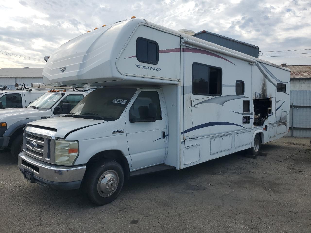 Ford Econoline E450 Super Duty Cutaway Van Image 6