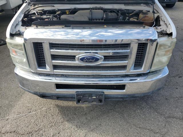 Ford Econoline E450 Super Duty Cutaway Van Image 5