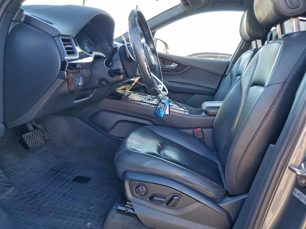 Audi Q7 Premium Plus Image 2