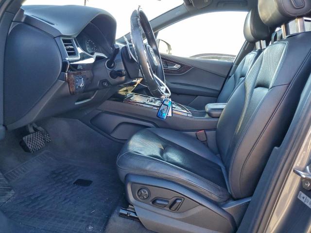 Audi Q7 Premium Plus Image 2