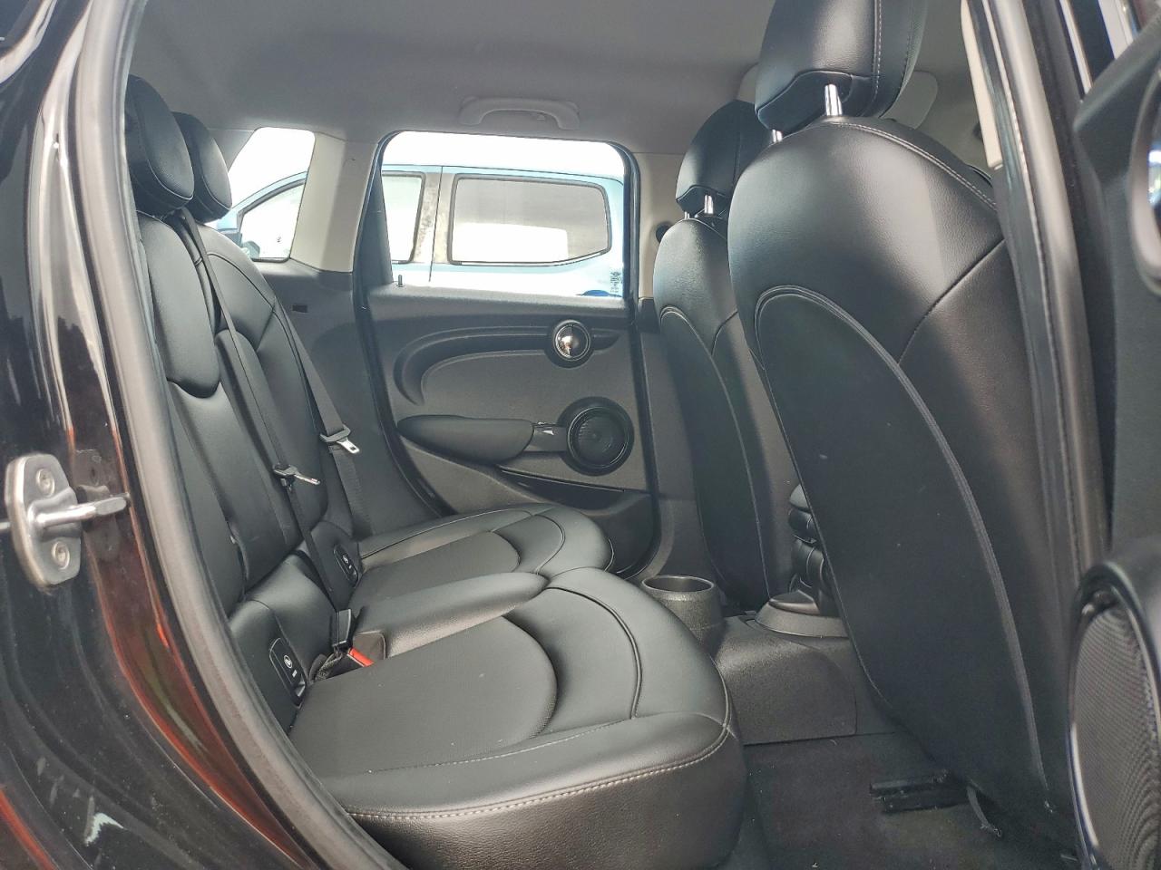 MINI Cooper Image 11