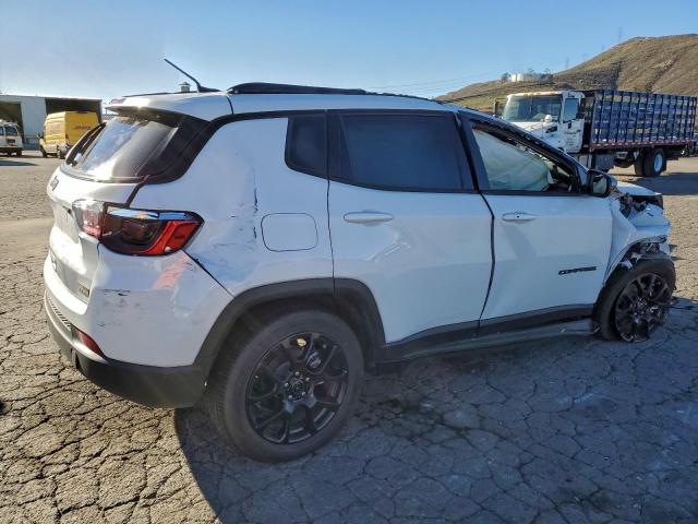Jeep Compass Latitude Image 3