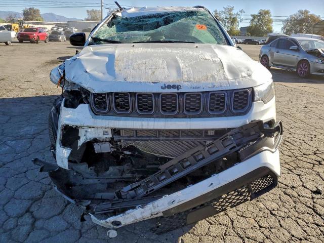 Jeep Compass Latitude Image 10