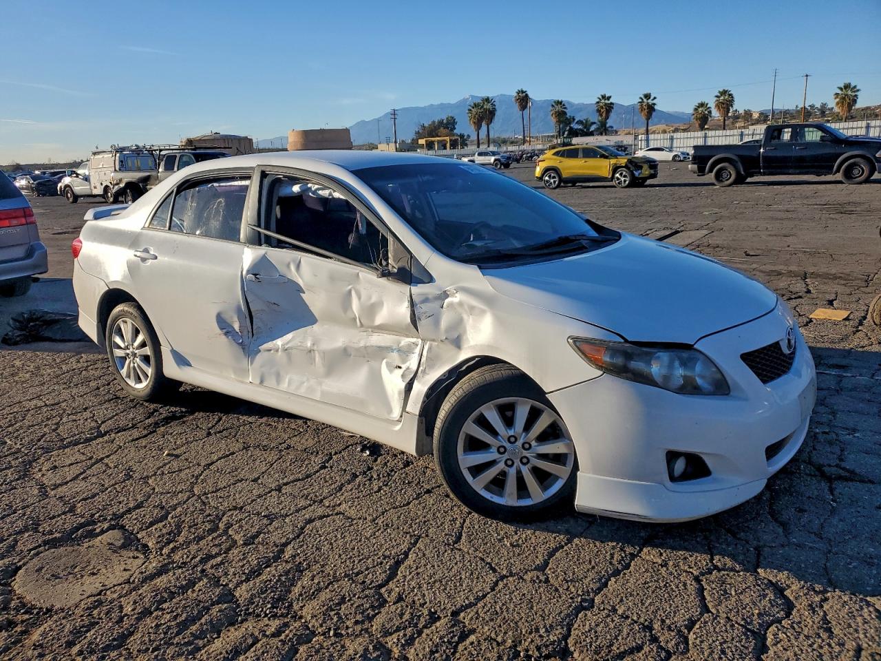 Toyota Corolla Base Image 3