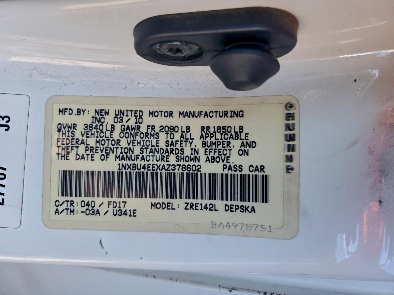 Toyota Corolla Base Image 9