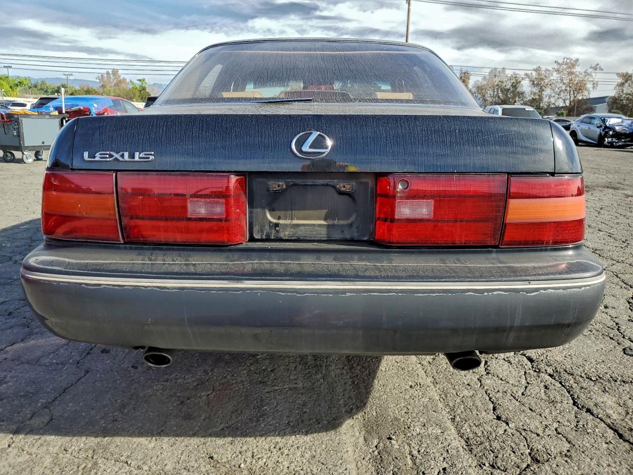 Lexus LS 400 Image 7