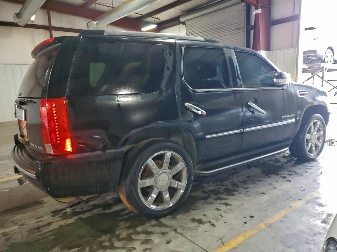 Cadillac Escalade Luxury Image 4