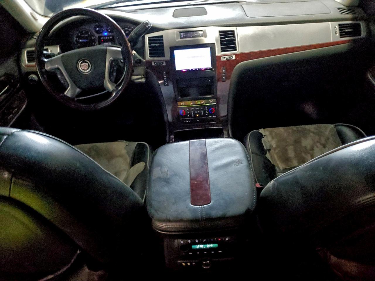 Cadillac Escalade Luxury Image 13