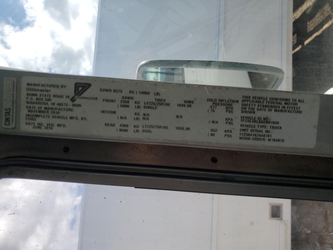 Ford Econoline E450 Super Duty Commercial Stripped Chassis Image 9