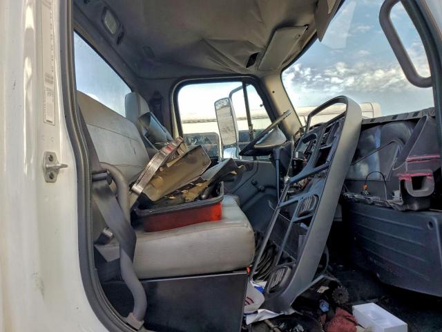 Freightliner M2 106 Medium Duty Image 8