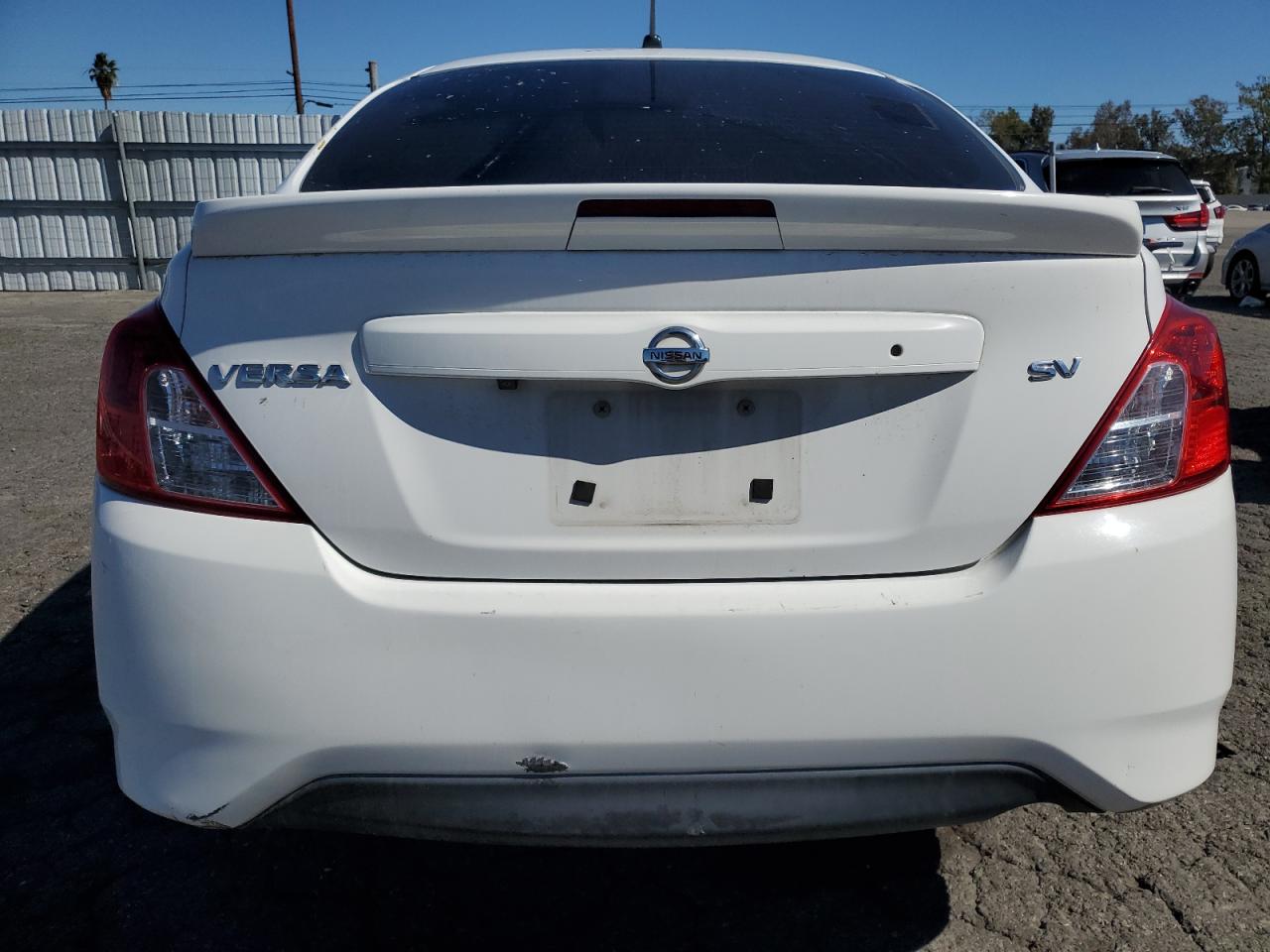 Nissan Versa S Image 9