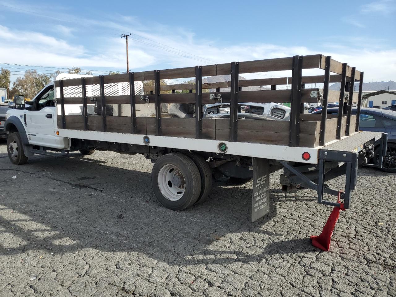 Ford F-550 Super Duty Image 10