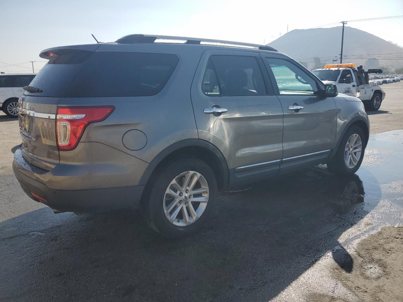 Ford Explorer Xlt Image 3