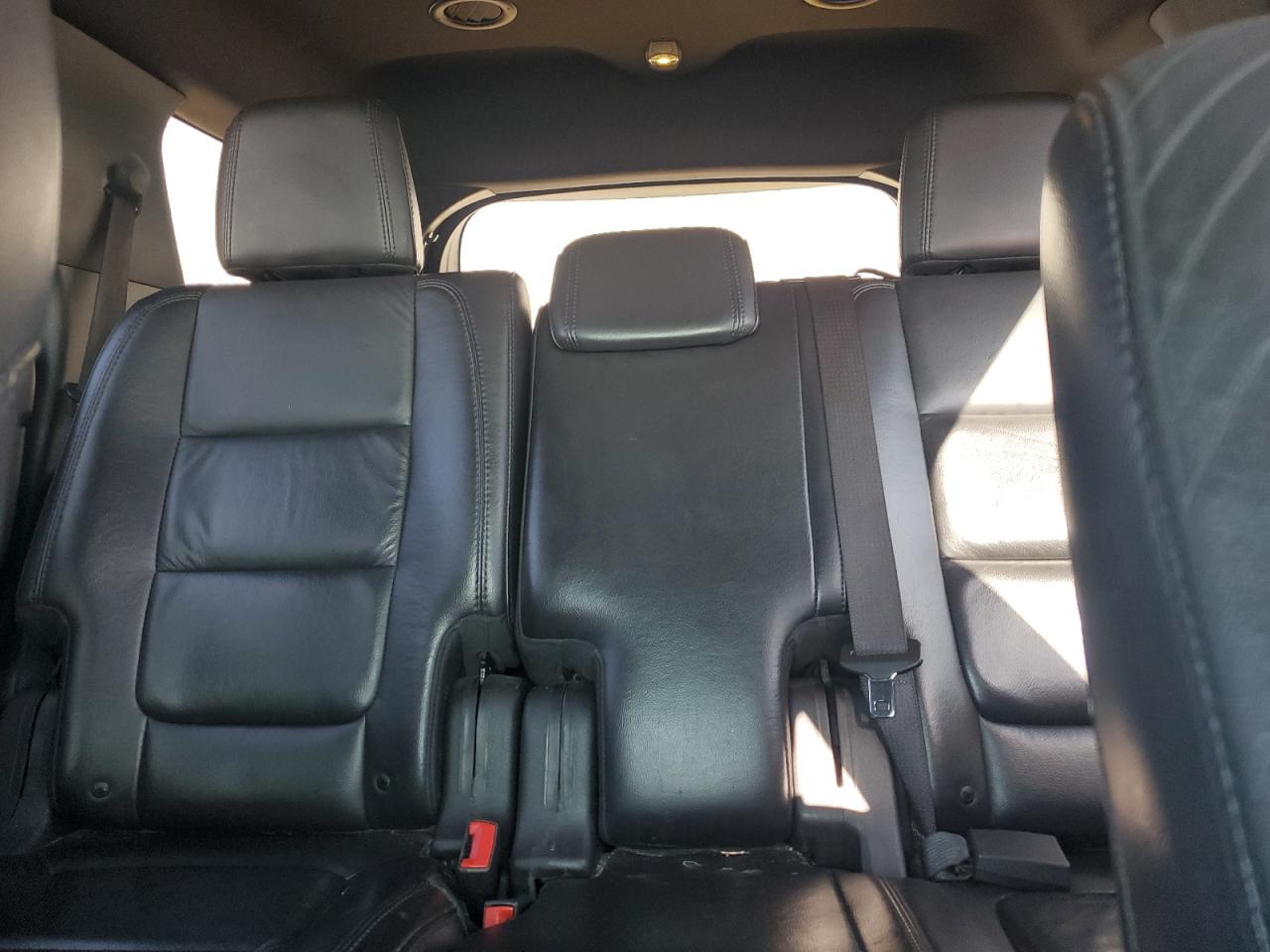 Ford Explorer Xlt Image 8