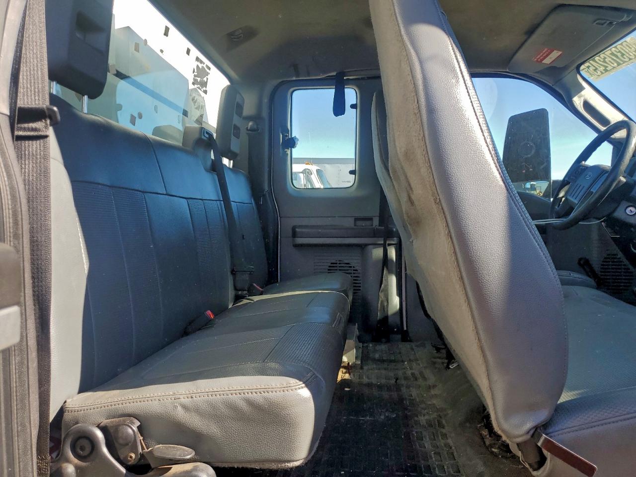 Ford F-750 Super Duty Image 14