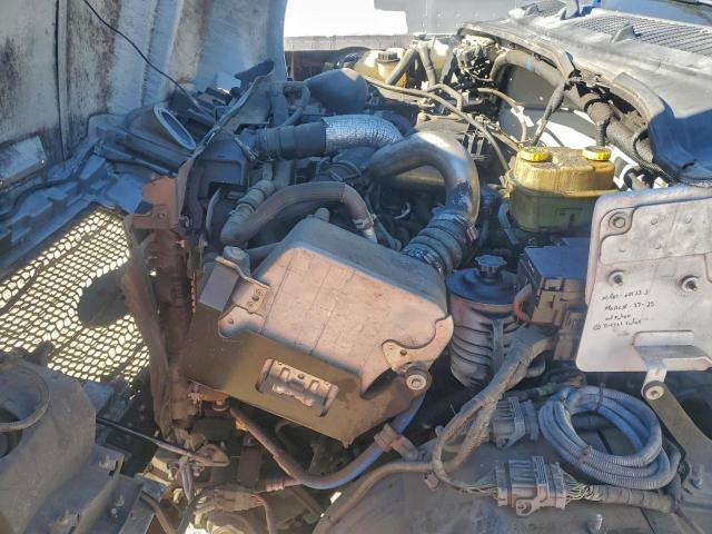 Ford F-750 Super Duty Image 6