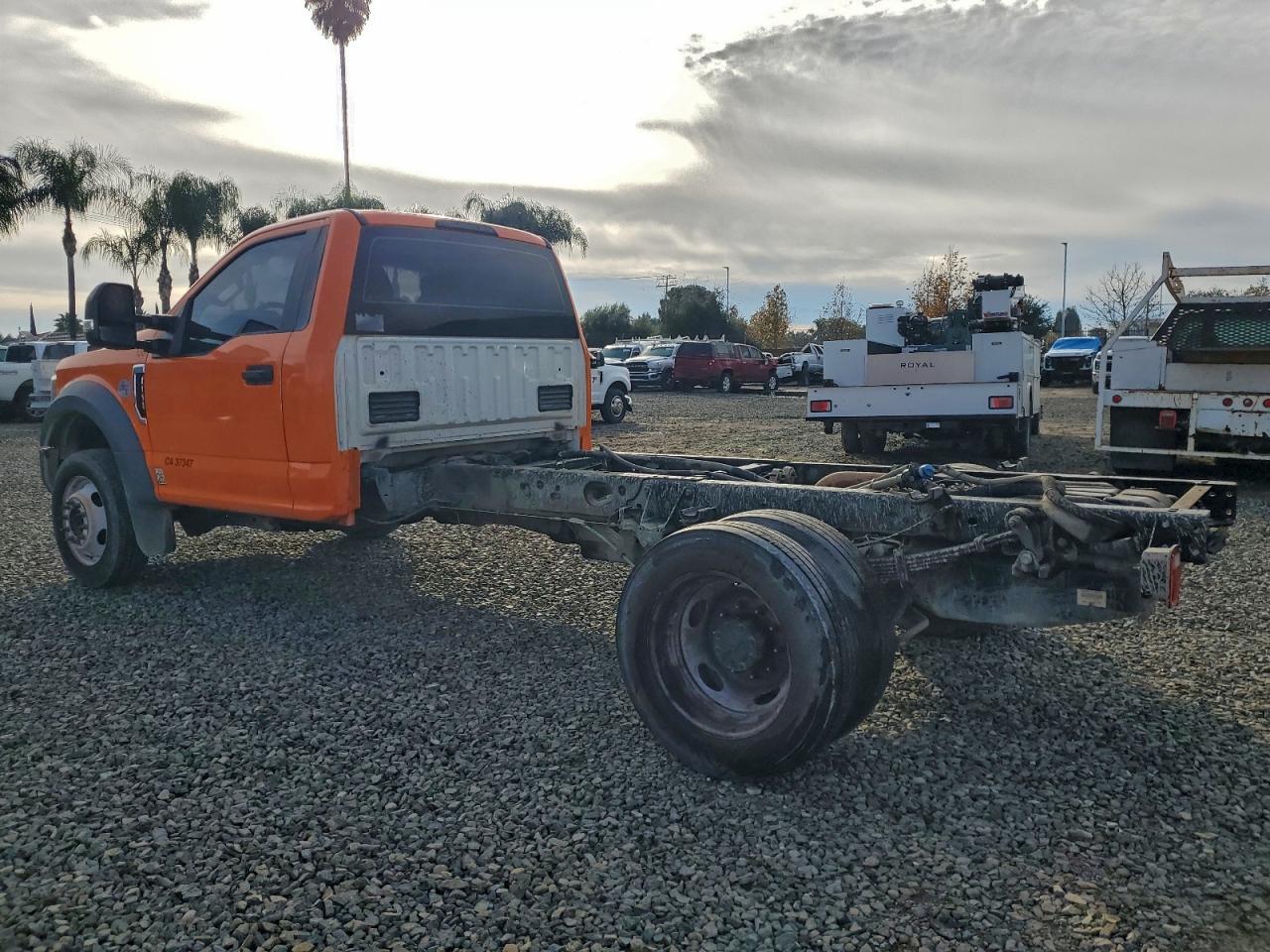 Ford F-550 Super Duty Image 3