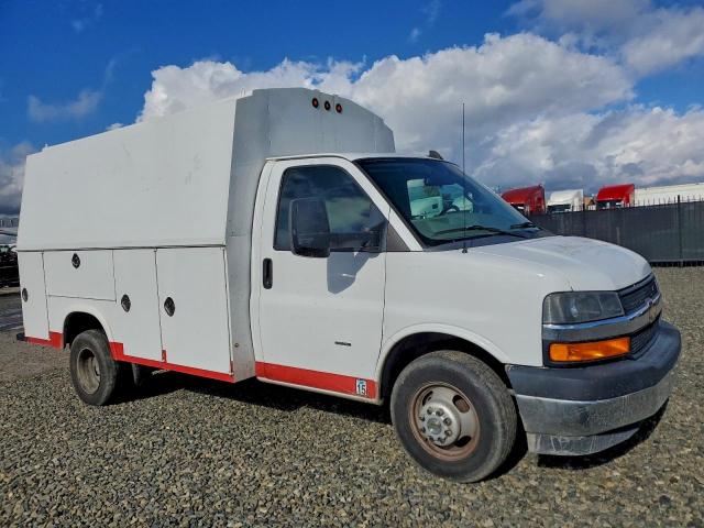 Chevrolet Express Image 12