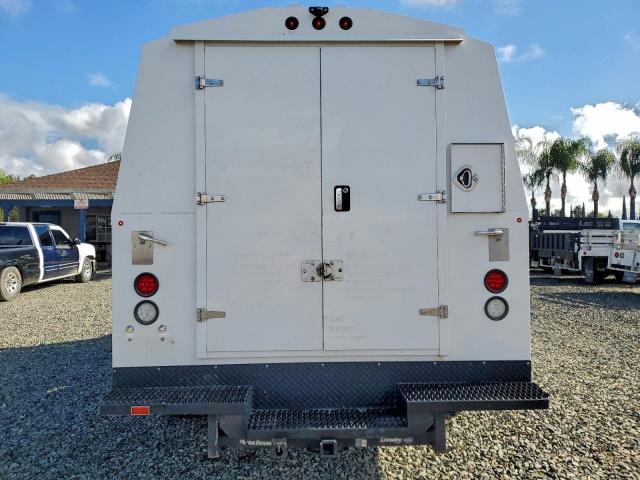 Chevrolet Express Image 9