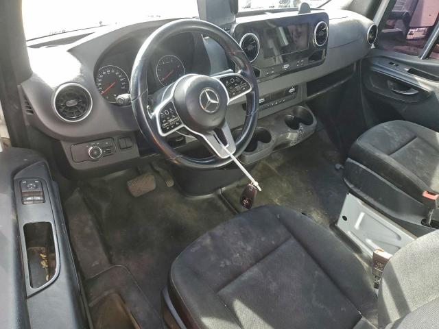 Mercedes-Benz Sprinter 3500/4500 Image 13