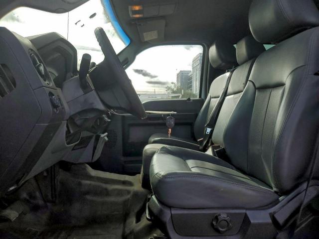 Ford F-550 Super Duty Image 9