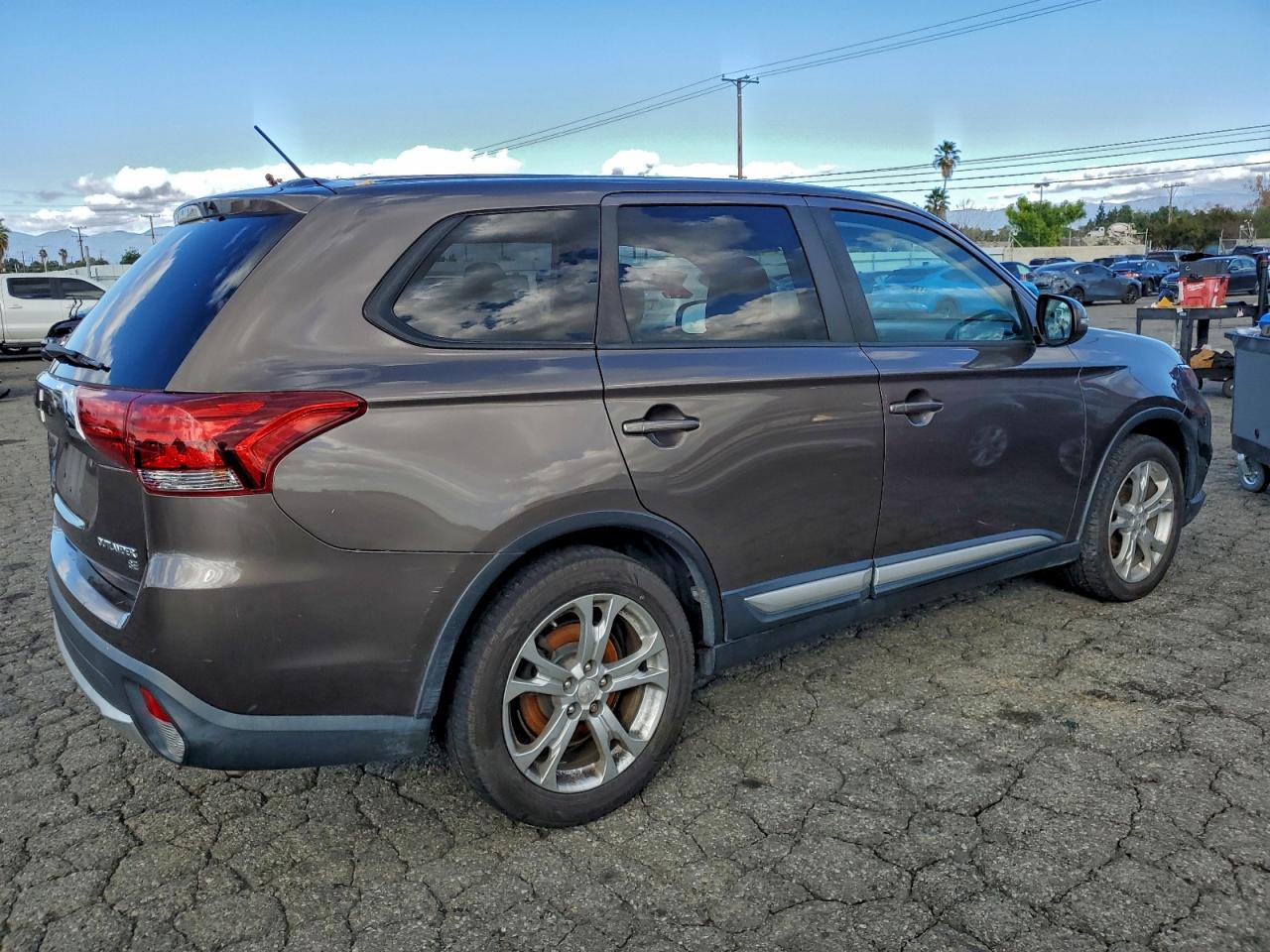 Mitsubishi Outlander Se Image 6