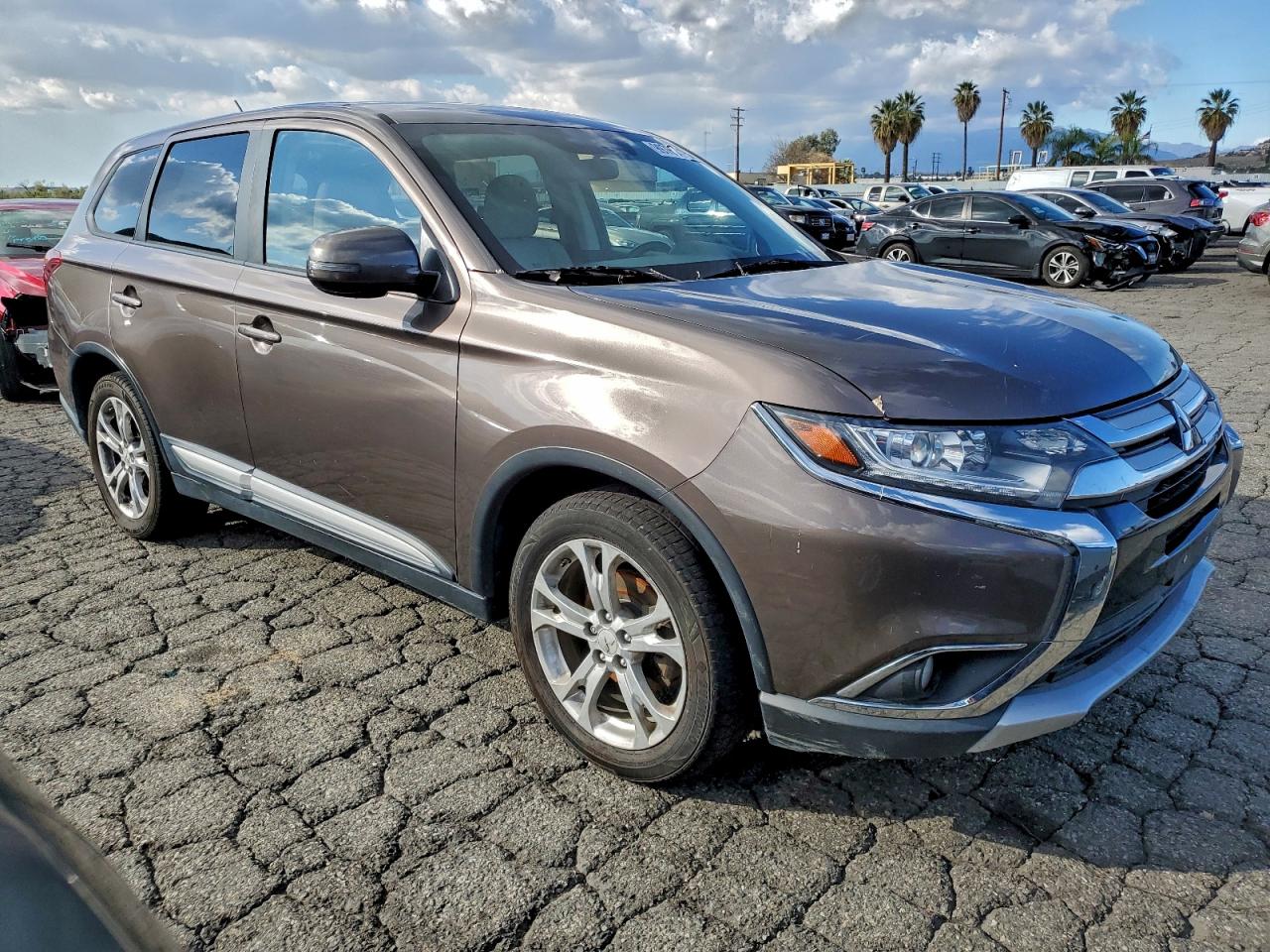 Mitsubishi Outlander Se Image 7
