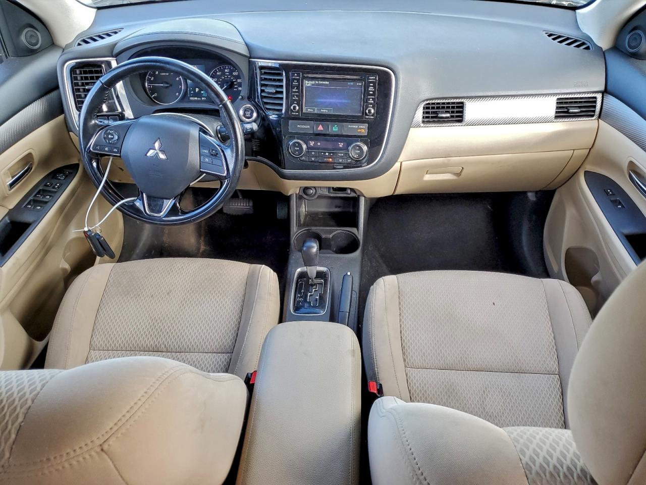 Mitsubishi Outlander Se Image 3