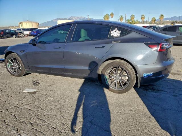 Tesla Model 3 Image 12