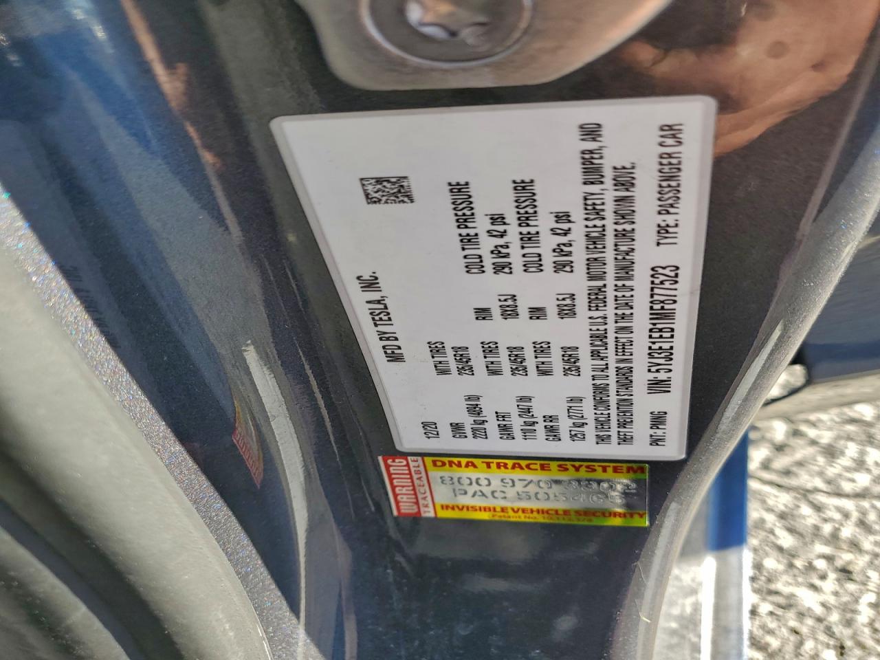 Tesla Model 3 Image 11