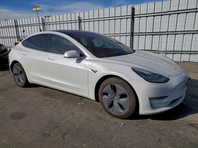 Tesla Model 3 Image 3